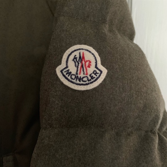 Like new Camo moncler puffer jacket - Picture 3 of 7